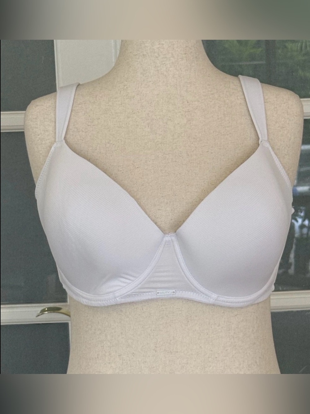 Nautica 42D White Underwire T-Shirt Bra Lightly Lined Full Coverage